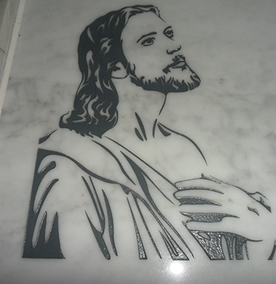 Immagine Cristo sabbiata su lapide